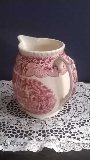Vintage MASON'S Patent Ironstone China 50 oz Pitcher with Rope Edge in the Red & White VISTA Pattern
