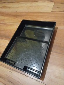 Paint roller tray
