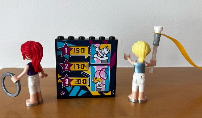 Lego Friends Gymnasts Stephanie and Mia