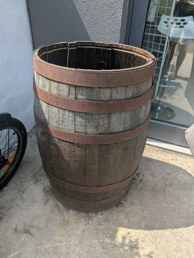 Whiskey barrell