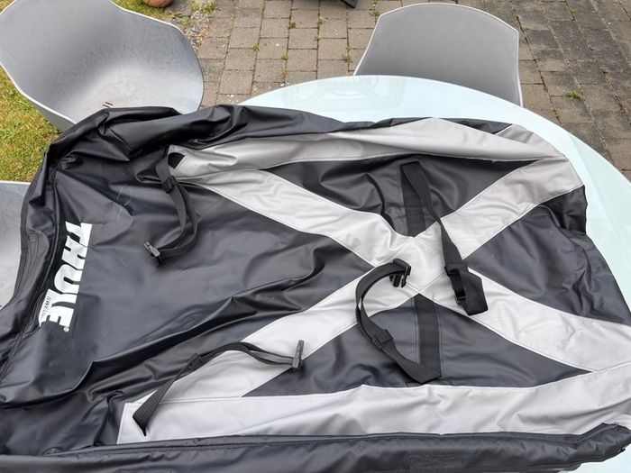 Thule Ranger 90 Roof Box