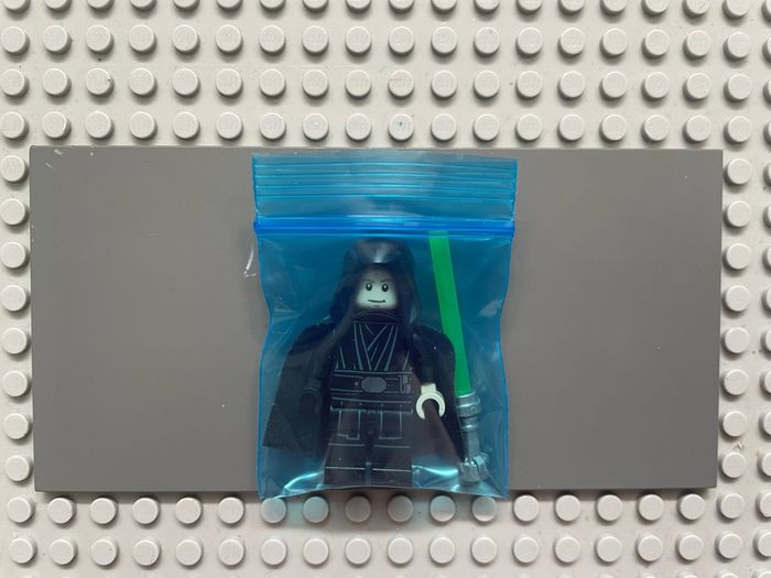 lego Star Wars sw1191 Luke Skywalker minifigure, Jedi Master (Black Hood and Cape)