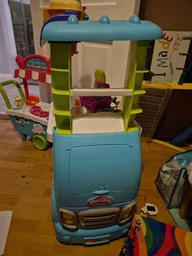 Play doh ice cream van