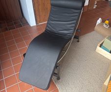 Chaise Long - rarely used. Like new