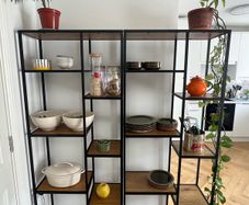Freestanding shelving unit/divider