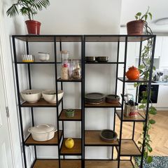 Freestanding shelving unit/divider