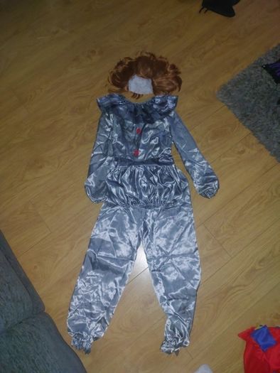 Pennywise costume