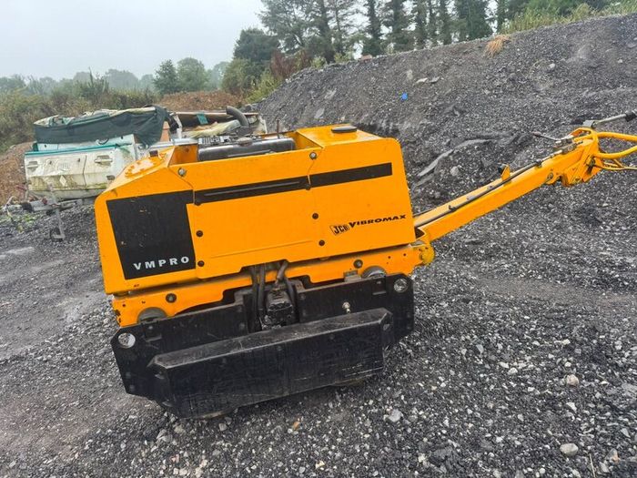JCB  roller