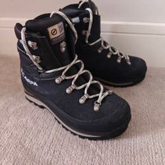 Scarpa Manta hiking expedition boots