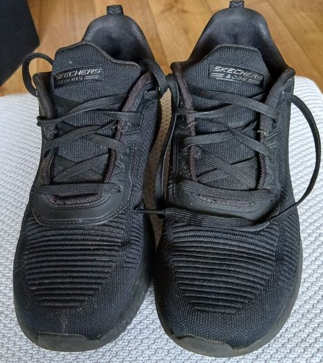 Black Skechers trainers 15 euro