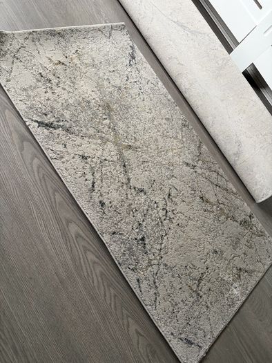 Modern silver abstract rug