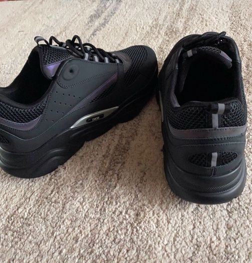Dior B22
