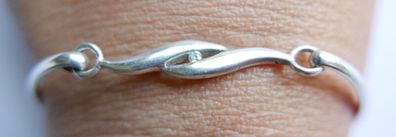 Vintage 925 Sterling Silver  Beautiful Hallmarked Bracelet with Central Stone detail