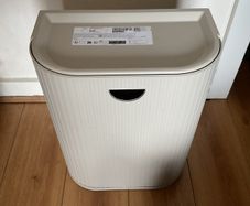 Bin with lid Brand New