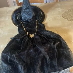 costume