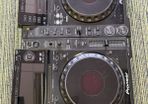 2 x CDJ2000 (Original) read description