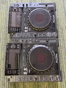 2 x CDJ2000 (Original) read description