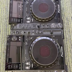2 x CDJ2000 (Original) read description
