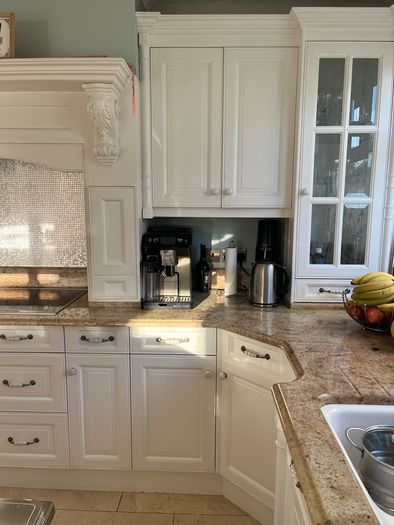 Solid wood in frame kitchen