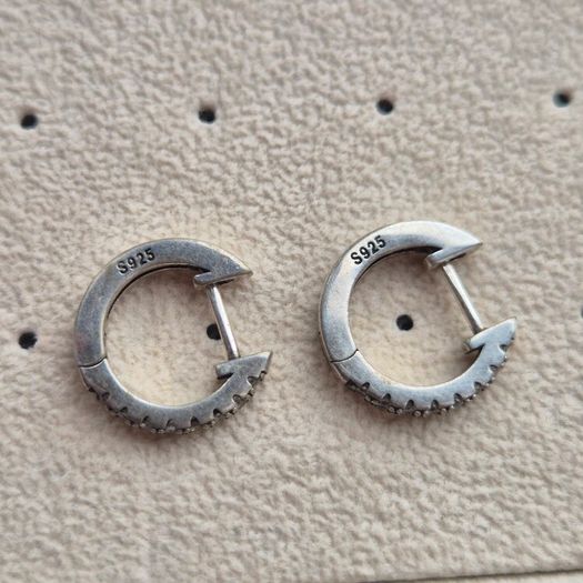 Small round earrings sterling silver s925 very good condition