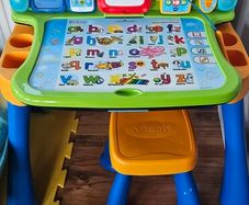 Touch & Learn VTech Activity Desk
