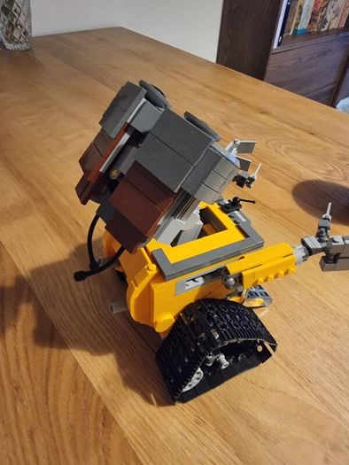 WAll-E robot