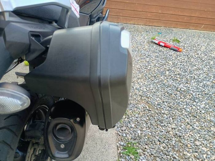 Suzuki V Strom OEM panniers