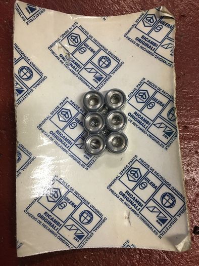 Genuine Piaggio/gilera/vespa 8.4 gramme rollers