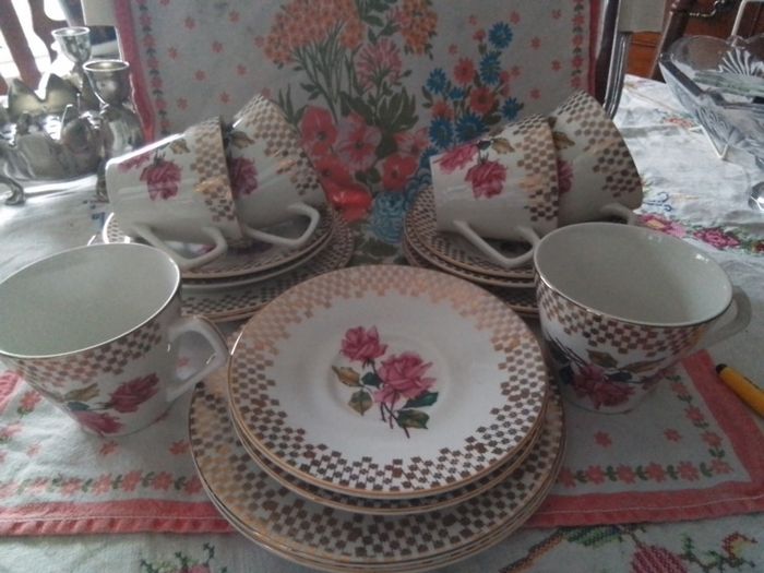 Lord Nelson Eighteen Piece Teaset