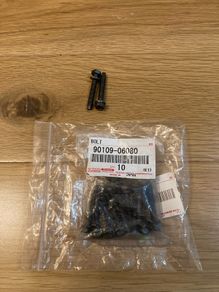 Brand New! Toyota genuine bolts x12 90109-06080