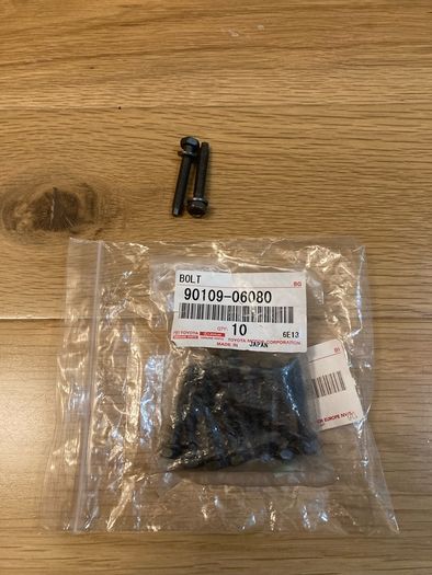 Brand New! Toyota genuine bolts x12 90109-06080