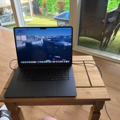 MacBook Air 15 inch Midnight Like New M4 chip