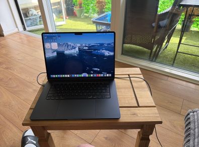 MacBook Air 15 inch Midnight Like New M4 chip