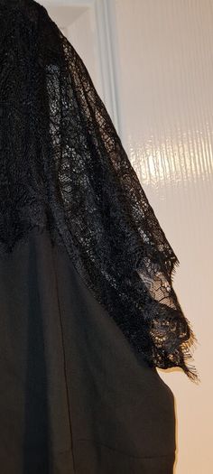 PLUS SIZE (26) Nightingales Black Lace Neck/Sleeve Top. New