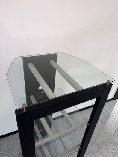 Hi-Fi cabinet
