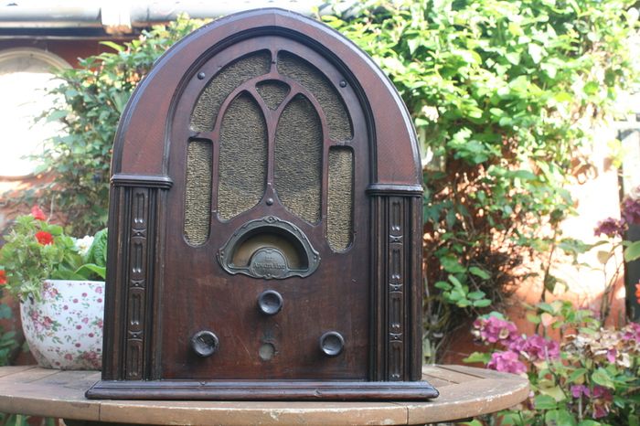 Genuine Antique Cathedral Radio Atwater Kent