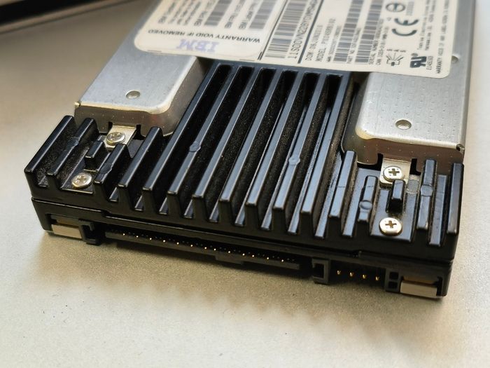 Ibm Toshiba 1.92tb 2.5" 12gbps Sas Ssd Disk Model: Px05srb192 Fru: 01ej598