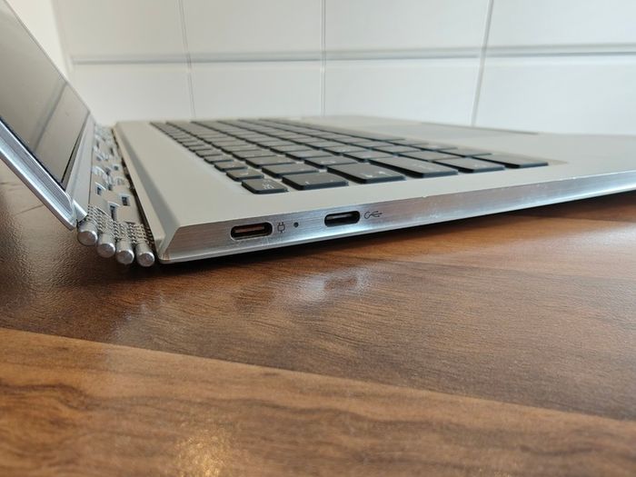 Lenovo Yoga 910 | i5 | 8GB | 256GB | 13.9" 4K Touchscreen |