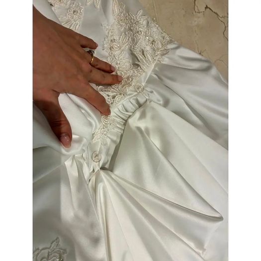 Wedding Dress UK Size 12 Jasmine Bridal Vintage Full satin skirt in cathedral length train COLLECTION DUBLIN 18