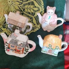 Cottage House teapots
