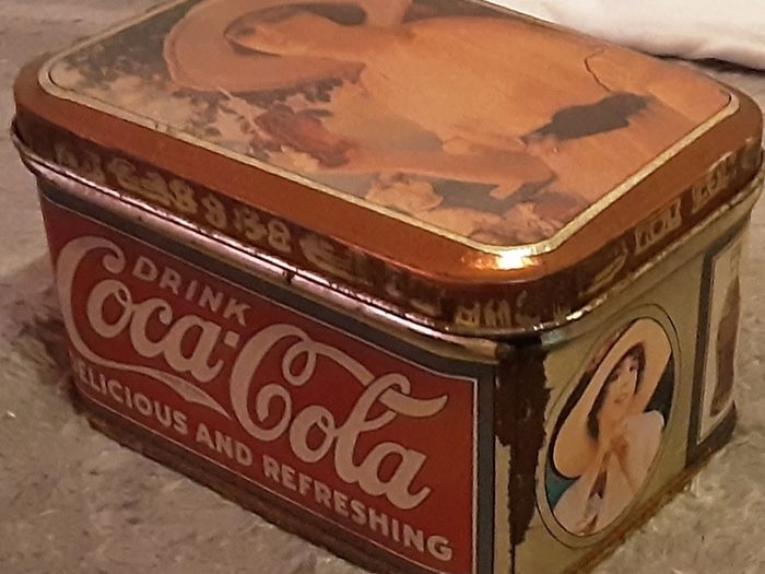 Coca-Cola collectable tin (1993) ish