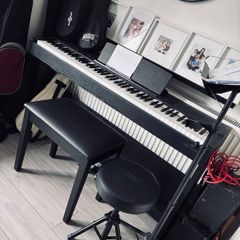 piano and bench