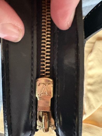 Authentic Louis Vuitton Epi St. Jacques black