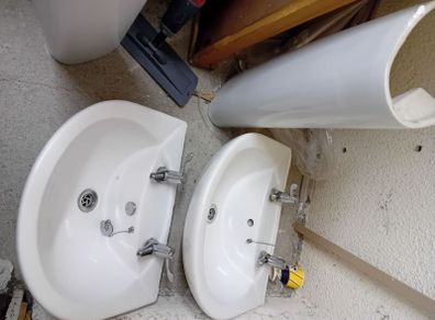 Sinks x 2