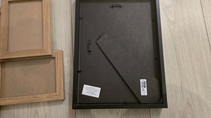 9 Photo Frames