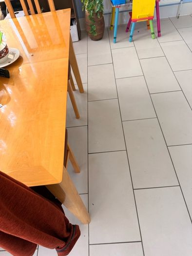 extendable dining table