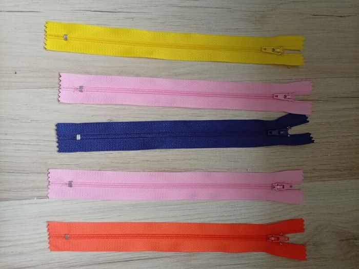 Zipper different colours (5 pieces) 20 cm