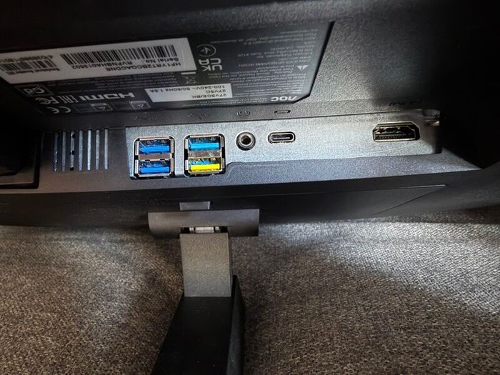 AOC 27" Monitor with inbuilt speaker