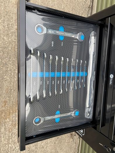 Brand New 7 Drawer Tool Chest Full Of Tools