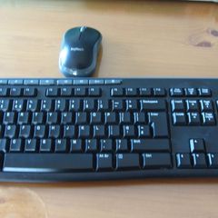 LOGITECH Combo MK270 Wireless Keyboard & Mouse Set